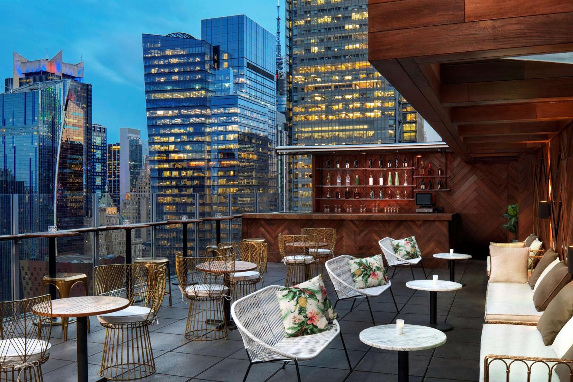 Doubletree By Hilton New York Times Square West Hotell Exteriör bild